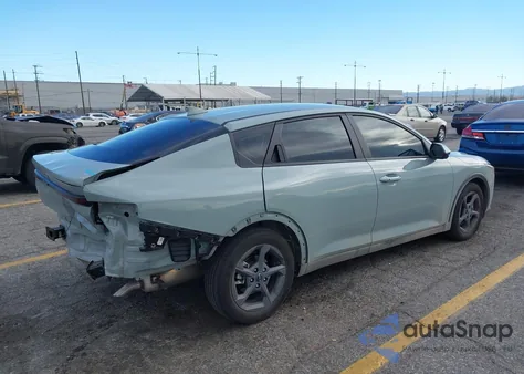 2025 Kia K4 Lxs z USA, uszkodzony, nr VIN 3KPFT4DE8SE100503